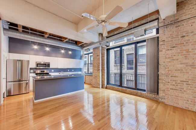 Building Photo - 375 W Erie St Unit 522