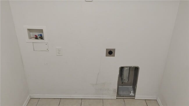 Photo - 100 Willow Dr