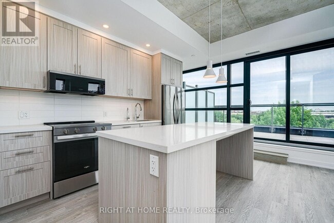 Photo - 2946 Dundas St W Unit 509