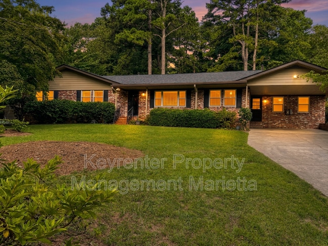 Building Photo - 725 McBurnette Rd N E