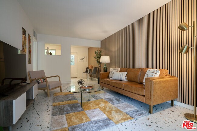 Photo - 459 E Avenida Olancha