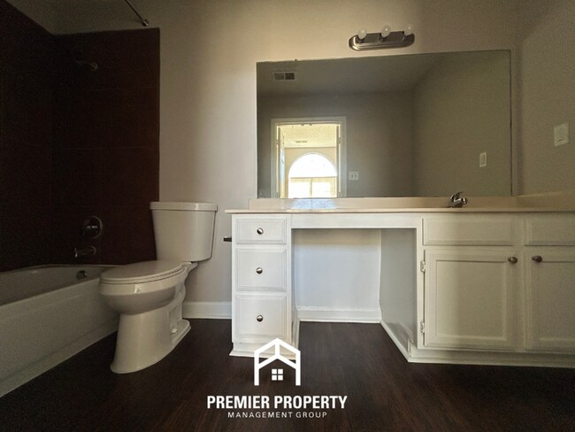 Photo - 4566 Kings Grant Dr