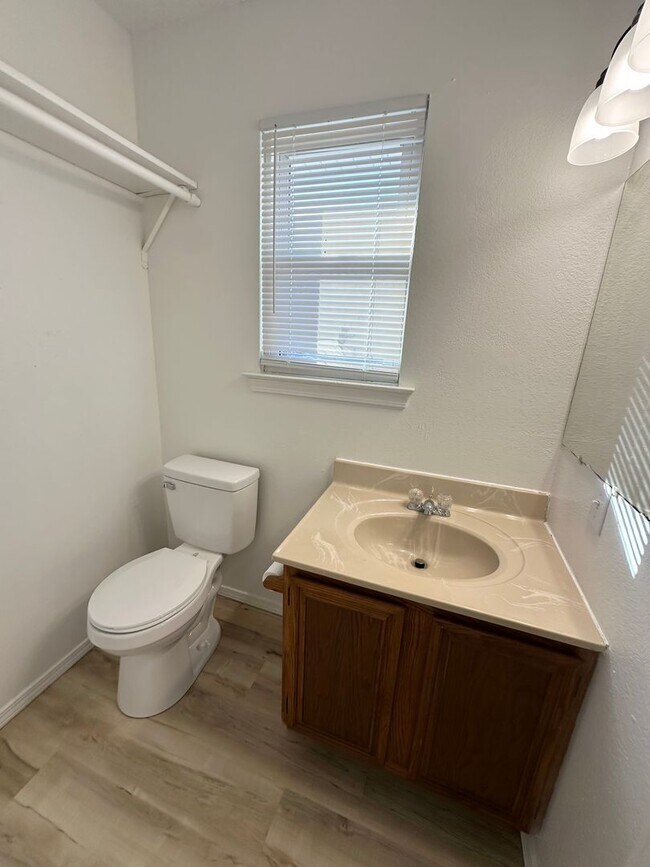 Photo - S0064-MF2-E1 Unit 1978