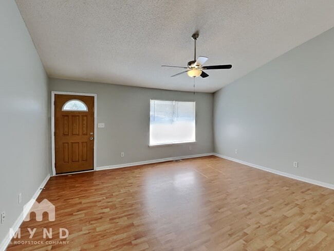 Photo - 712 14th Ave NW