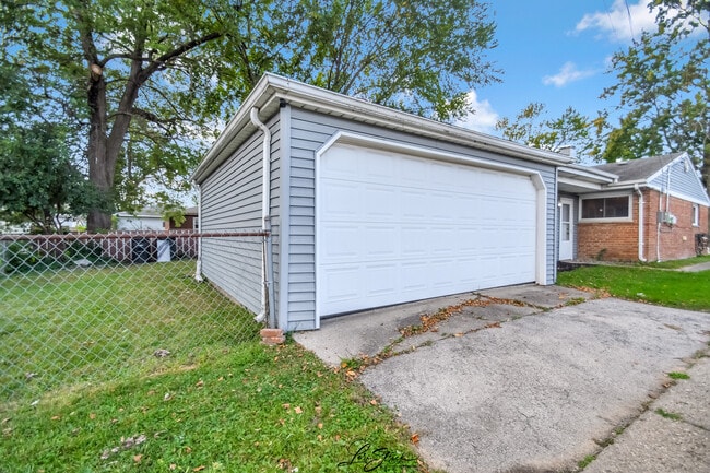 Photo - 17103 Burnham Ave
