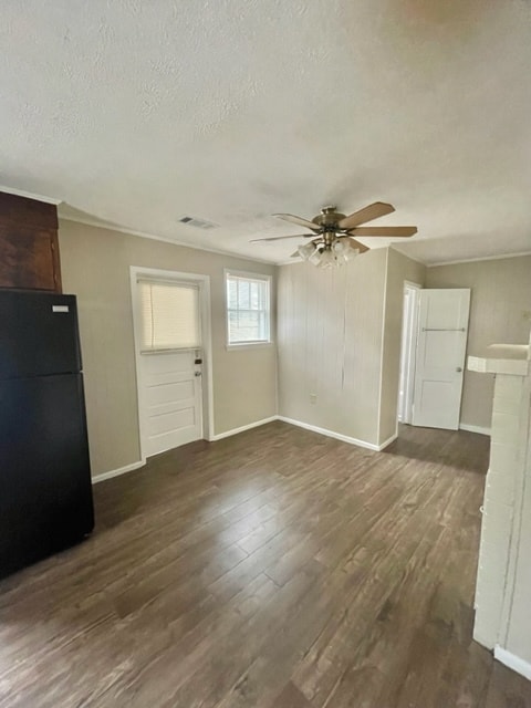 Photo - 409 Currie St