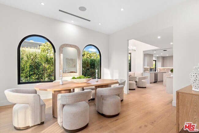 100 S La Jolla Ave