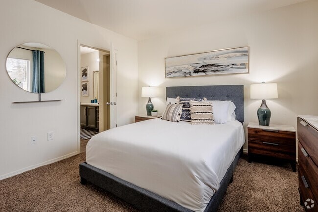 1BR, 1BA - 693SF