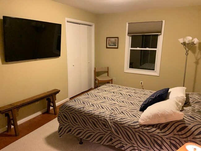 Photo - 10400 Farnham Dr