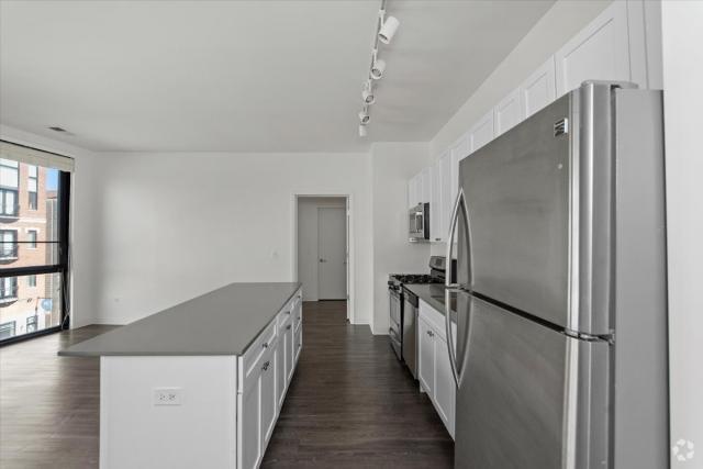 Building Photo - 2 bedroom in Chicago IL 60642 Unit 206 Rental