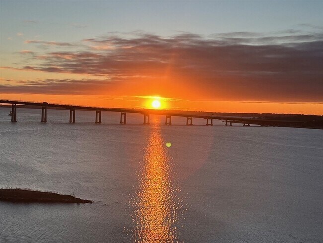 Building Photo - 750 Davol St Unit 814