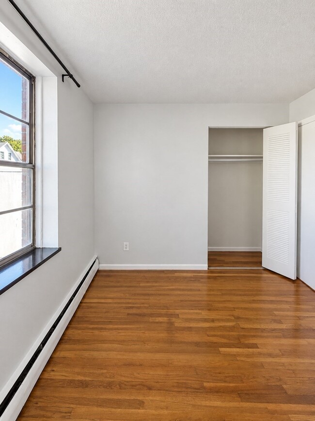 685 Moody St Unidad 2
