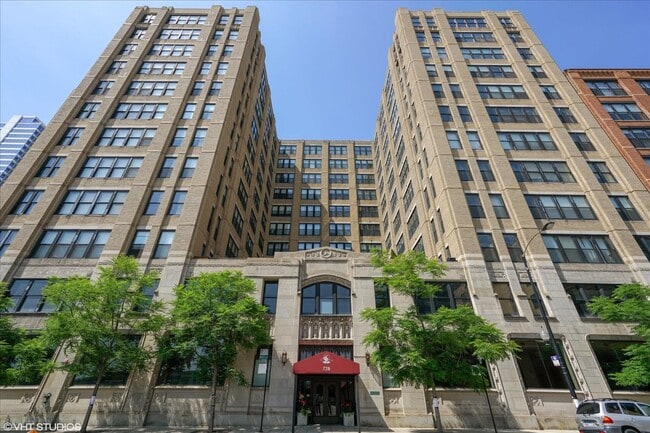 Building Photo - 728 W Jackson Blvd Unit 317