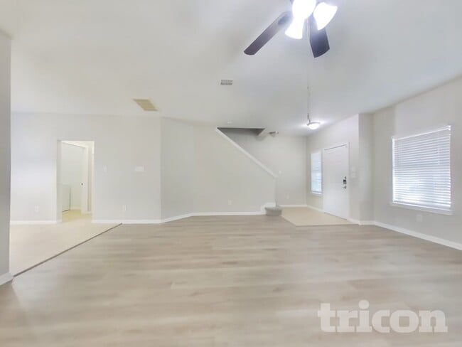 Photo - 11335 Carla St