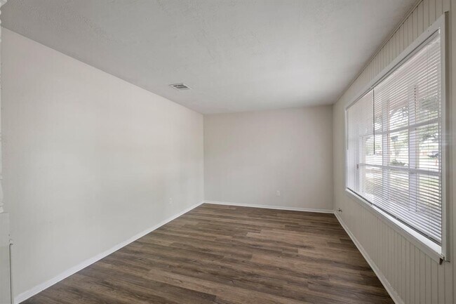 Photo - 900 S Anderson St