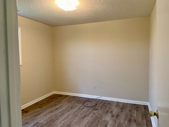 Photo - 16998 Carter Cir