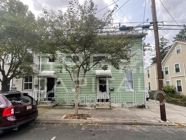 Building Photo - 225 S Washington St Rental