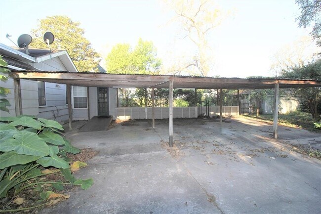 Photo - 411 E Alabama St