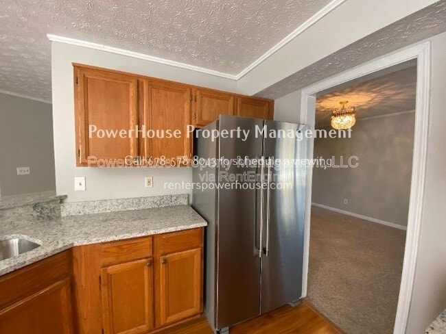 Photo - 605 Suwanee Lakes Cir NW