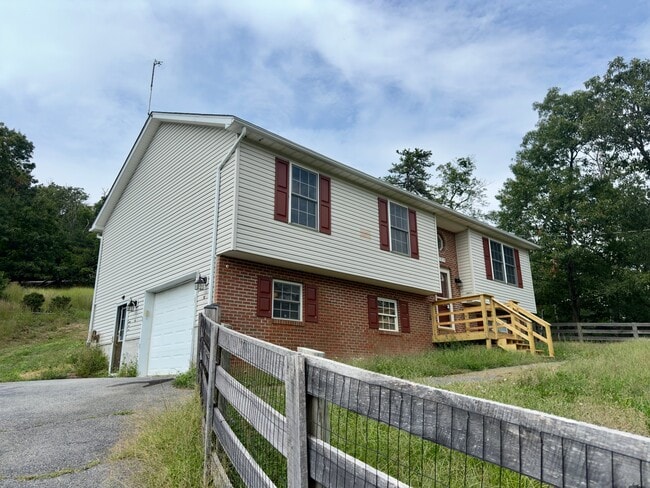 104 Willow Trail