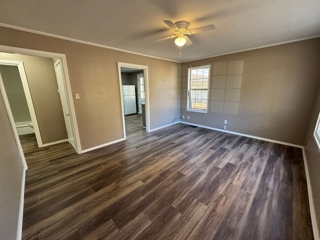 Photo - 1401 N Detroit Ave