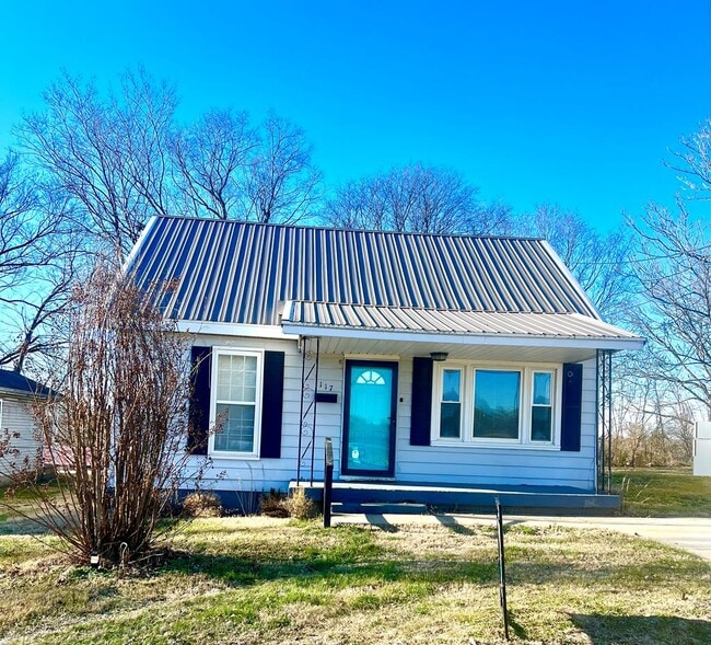 Building Photo - 117 Williams St