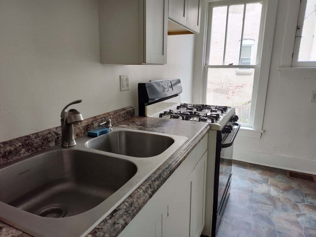 Photo - 1915 11th Ave Unit 2