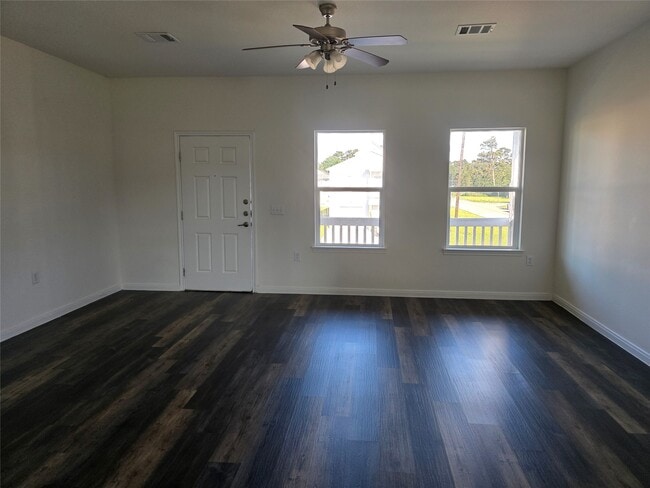 Photo - 6303 White Oak Dr