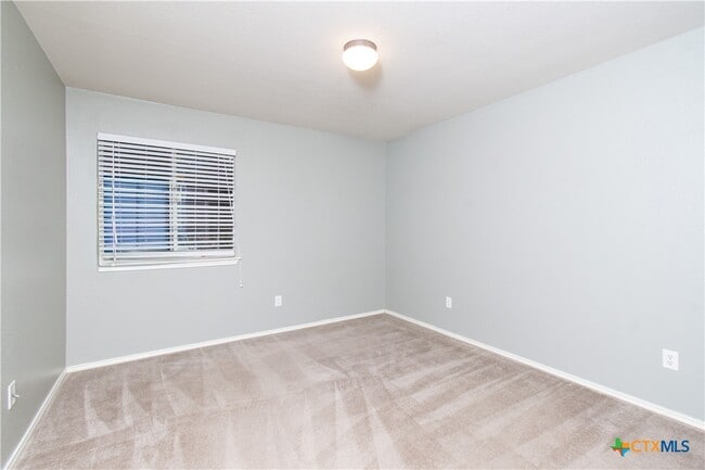 Building Photo - 219 Scarlet Ln