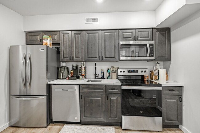 Photo - 324-326 Darby Rd-1R Unit 1R