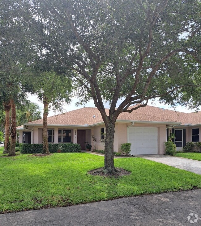 Building Photo - 1747 N Dovetail Dr Rental
