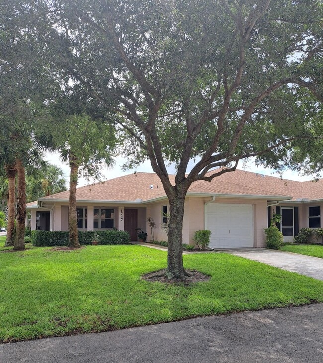 Photo - 1747 N Dovetail Dr House