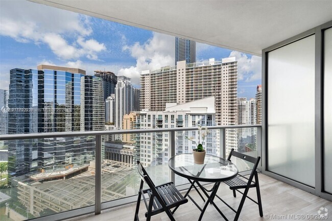 Building Photo - 1300 Brickell Bay Dr Unit 2412 Rental