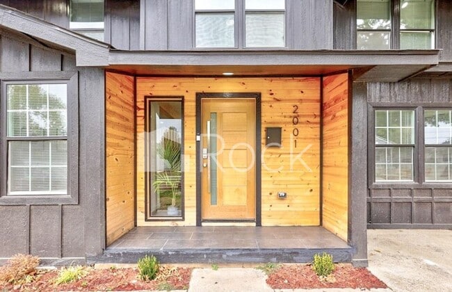 Photo - 4 Bedroom Home with 2.5 Bathrooms on a Corner Lot near Plaza District