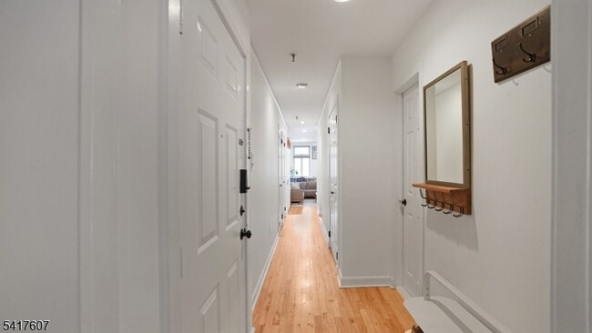 Photo - 228 Monroe St Unidad 1N