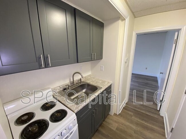 Photo - 5 Center Square Unit 21