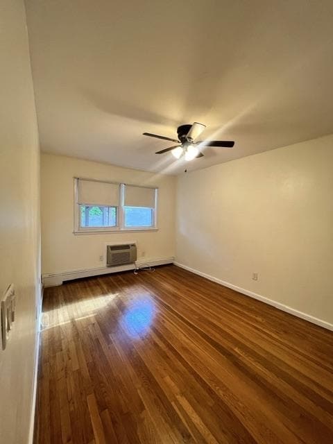 Photo - 44 W 56th St