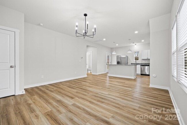 Photo - 1914 White St