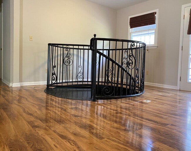 Photo - 3 bed/2 bath Beautiful 1-Level Home + Finished Basement! in PRIME BROOKHAVEN LOCATION!