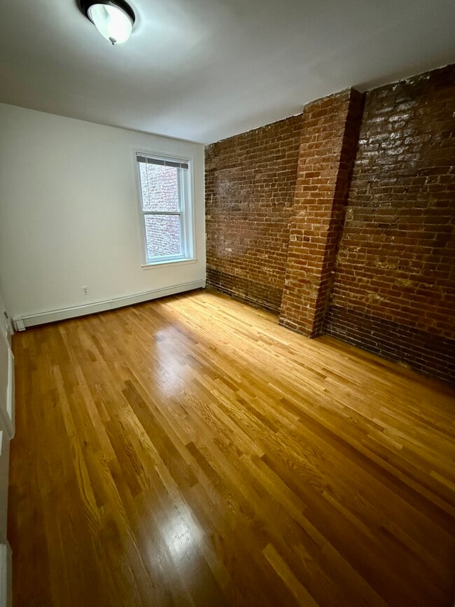 Photo - 342 Meridian St Unit 2