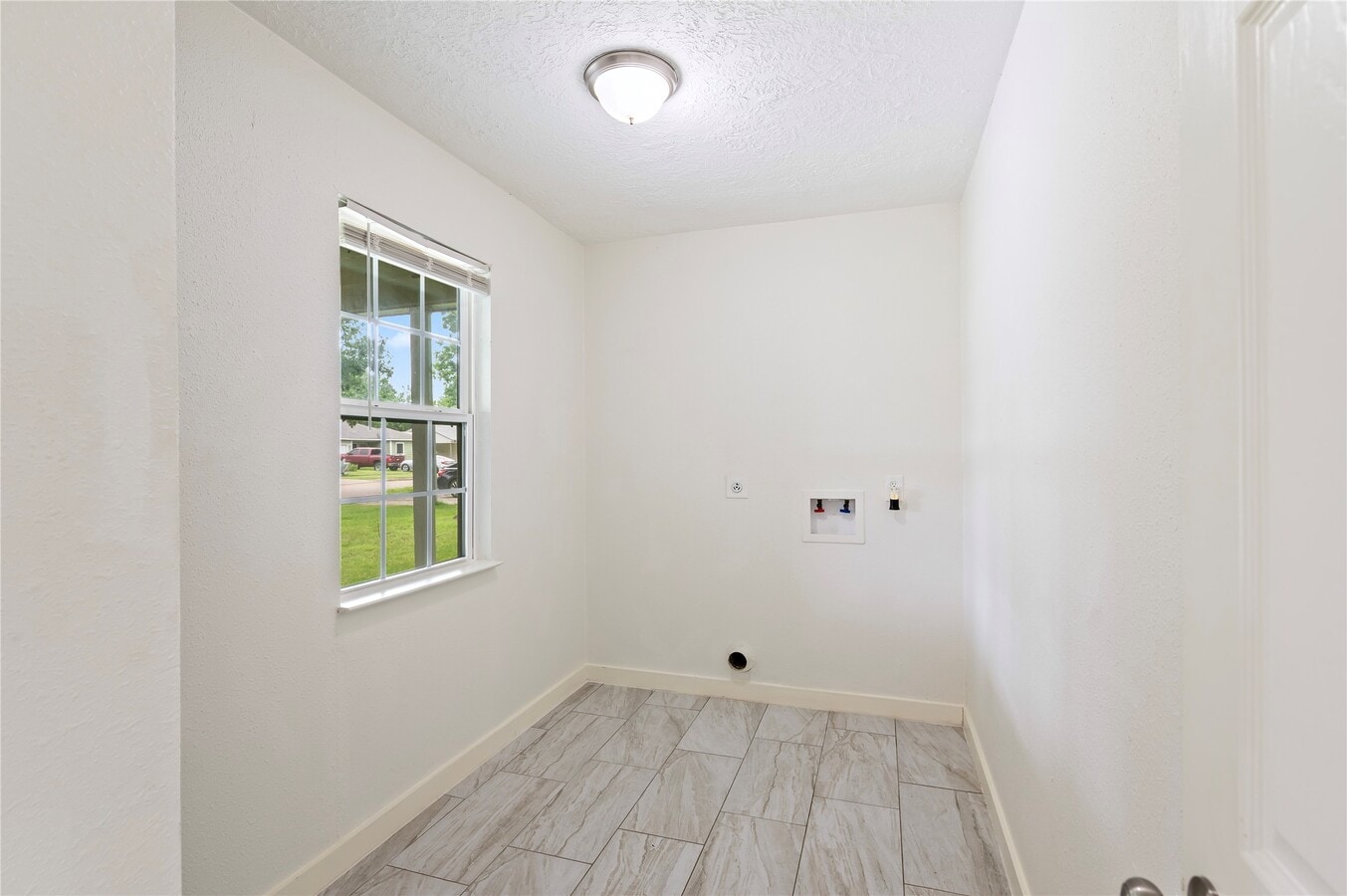 Photo - 504 Burke Rd