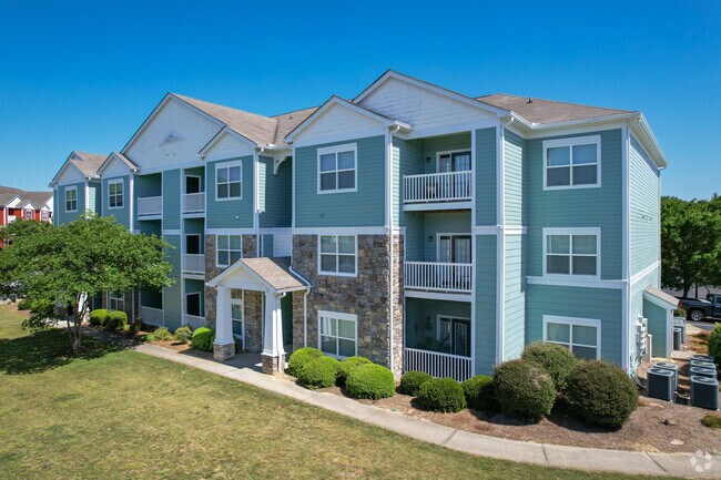 Vista al edificio - Reserve at Mill Creek