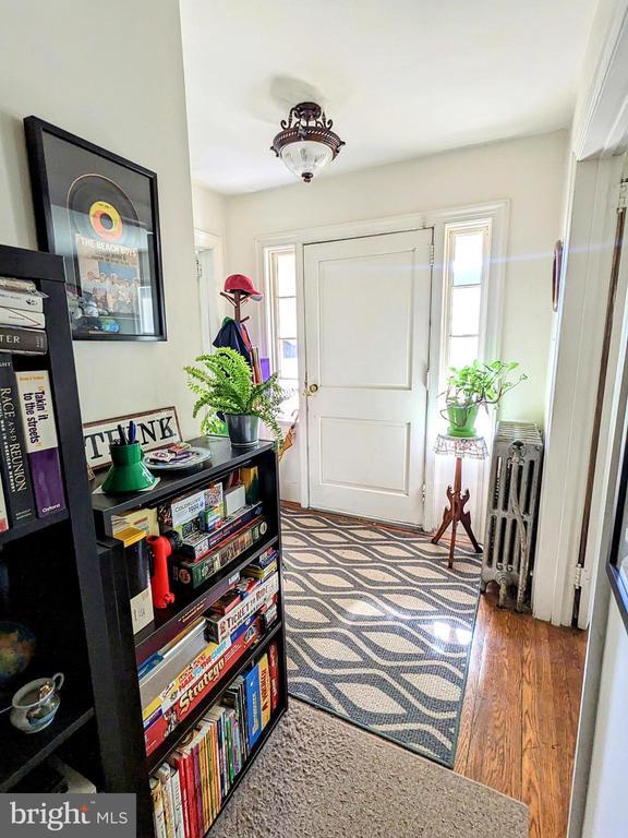 Photo - 920 E Railroad Ave