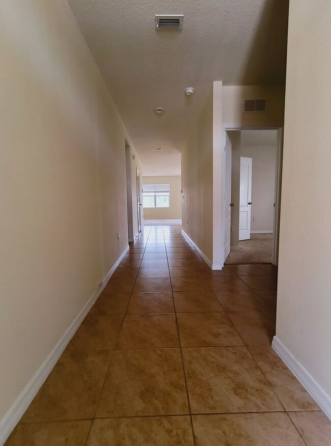 Photo - 1065 Cambridge Dr