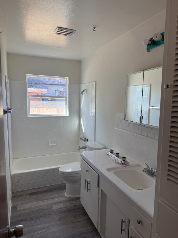 Photo - 2030 Kinsley St