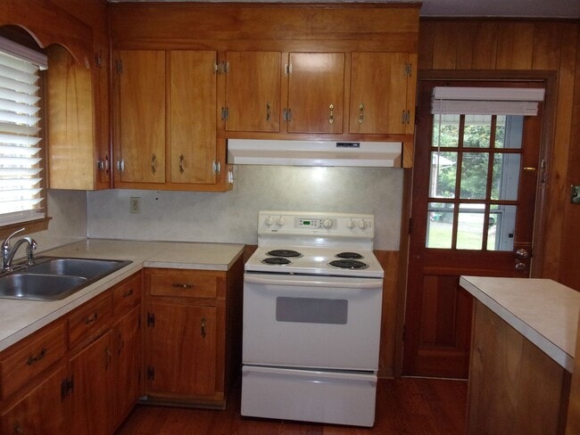 Photo - 3 Bedroom Brick Ranch Home on Large Lot