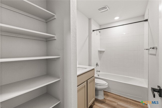 Photo - 1427 Brookfield St