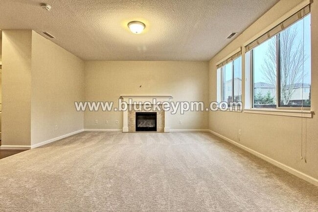 Photo - 3 Bed, 2.5 Bath Luxury Home in Ridgefield