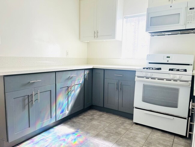 Photo - Floral Dr. Unit 4338 1/2 Floral Dr
