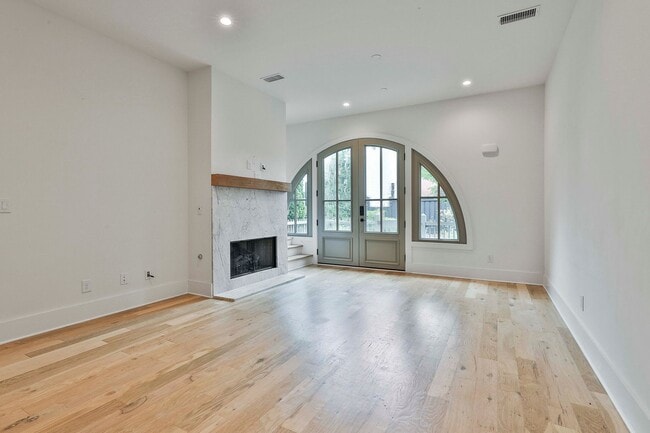 335 Sage Ln